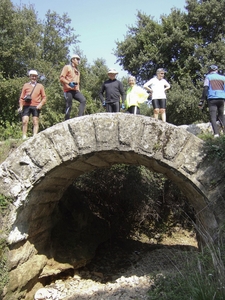 Il%20suffit%20de%20passer%20le%20pont.jpg